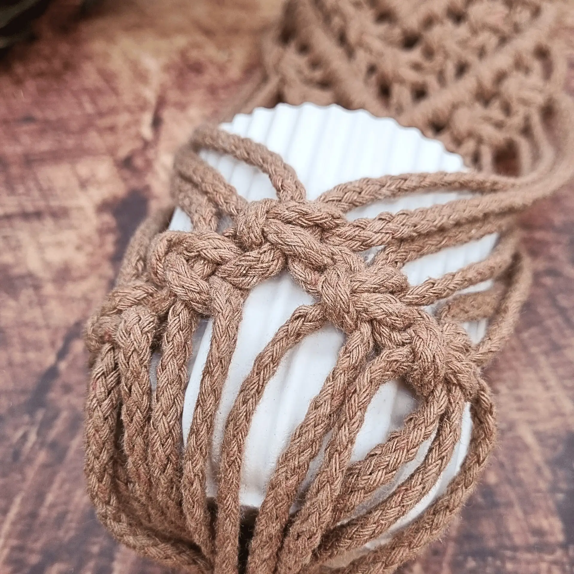 Makramee Blumenampel Anleitung einfach - Blumenampel selber machen mit DIY Set inkl Videoanleitung und Material | Blumen Ampel knüpfen DIY – Bild 7