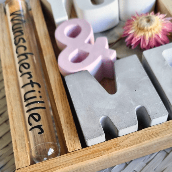 Geschenk zur Hochzeit 3D Buchstaben mit Reagenzglas | you & me Deko |  Hochzeitsgeschenk Geldgeschenk individuell |  Geschenk zur Hochzeit – Bild 5
