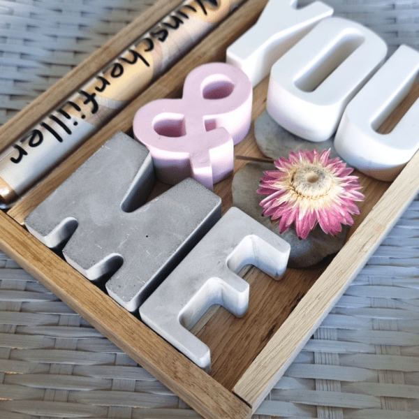 Geschenk zur Hochzeit 3D Buchstaben mit Reagenzglas | you & me Deko |  Hochzeitsgeschenk Geldgeschenk individuell |  Geschenk zur Hochzeit – Bild 2