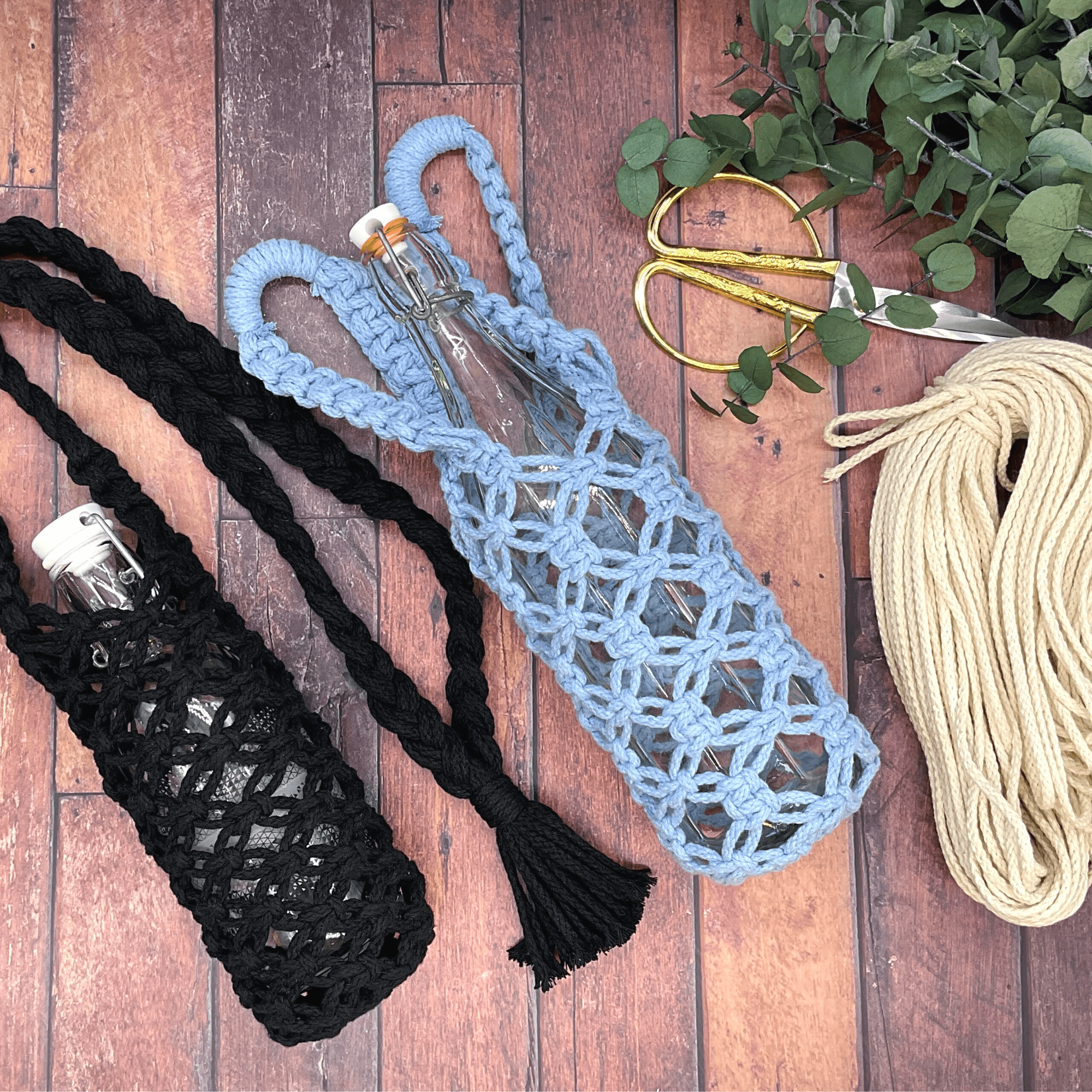 DIY-Set Makramee Flaschentasche mit Henkeln – Bild 7